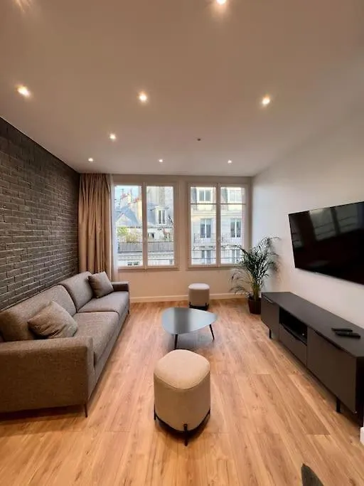 Spacious Newly Renovated Loft With Ac